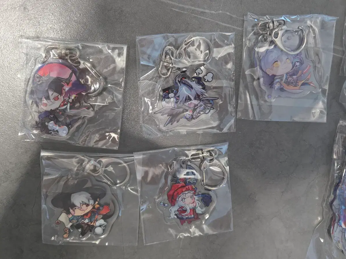 로오다 아크릴 챰