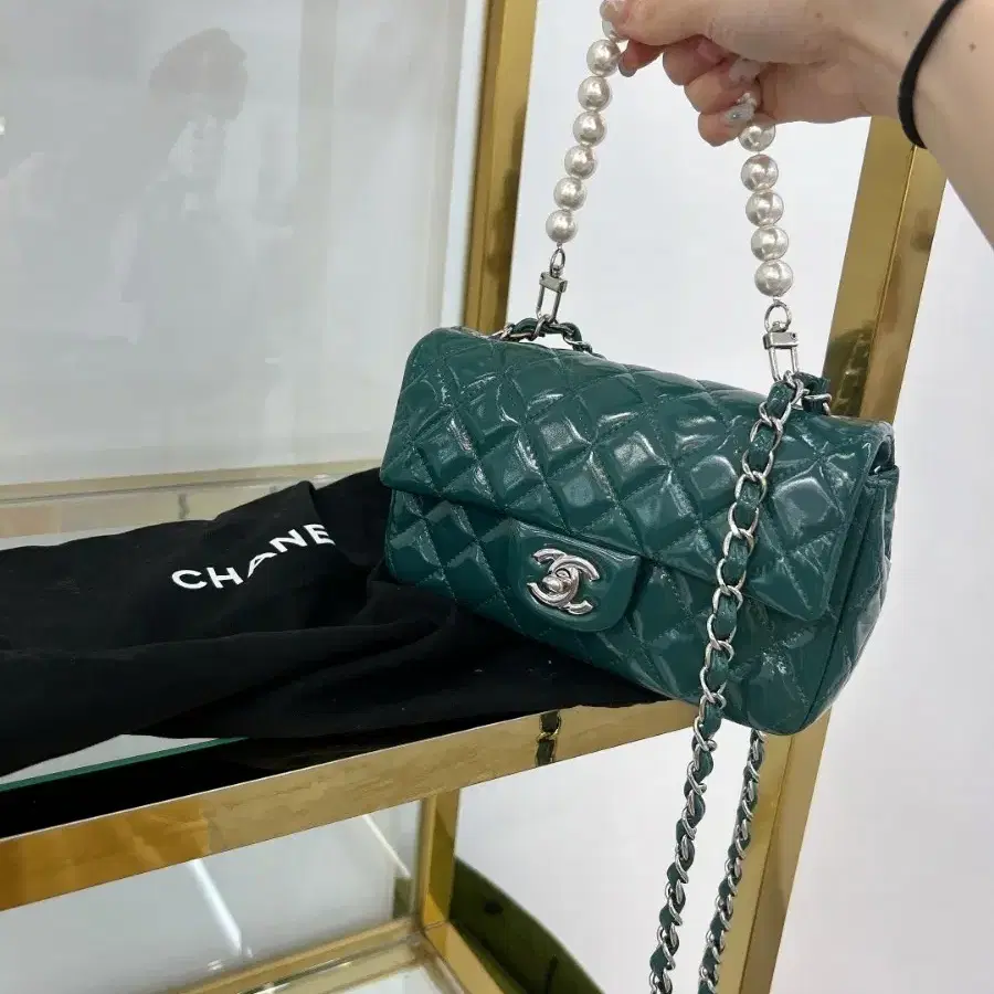 샤넬뉴미니페이던트 그린숄더백