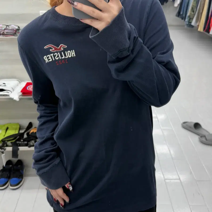 (L) 홀리스터 네이비 자수 로고 롱슬리브 티셔츠