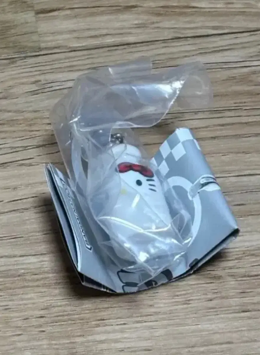 반다이 산리오 헬로키티 아메리칸 디자인 메지루시 가챠 우유병