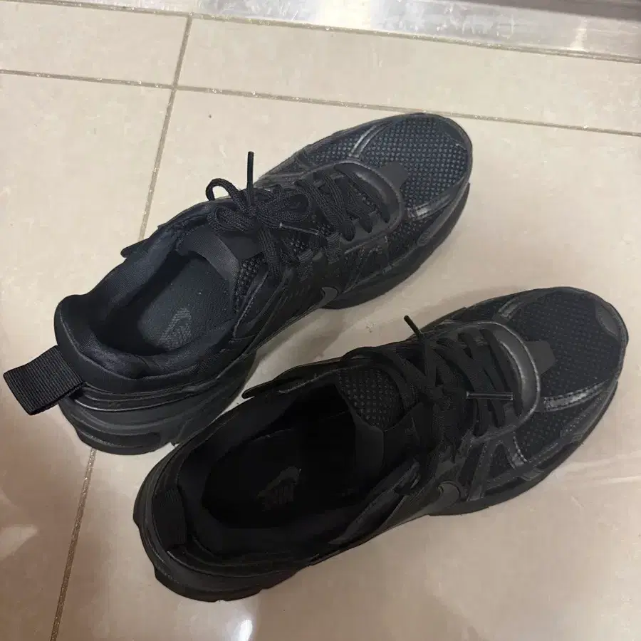 나이키 v2k black 265
