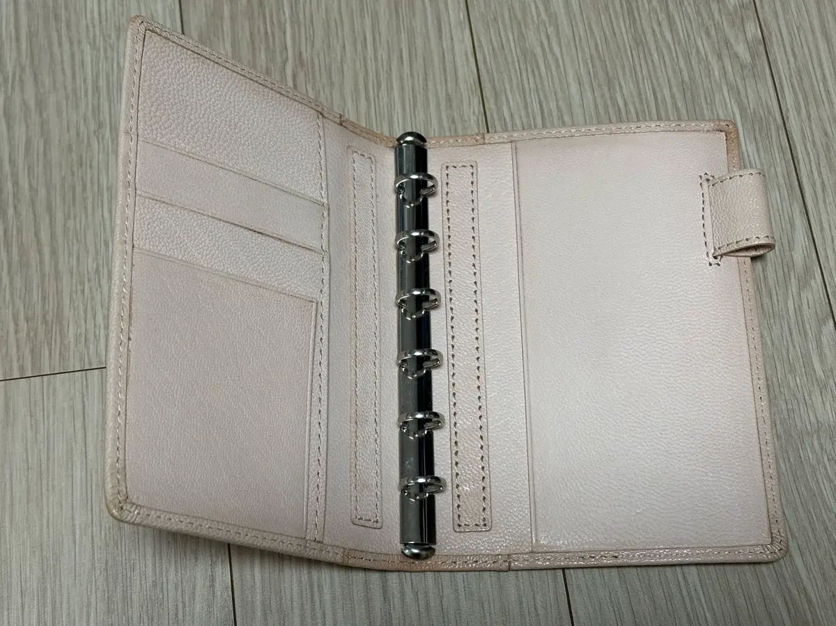 A7 8mm링 6공 바인더 (염소가죽,고트) 팝니다
