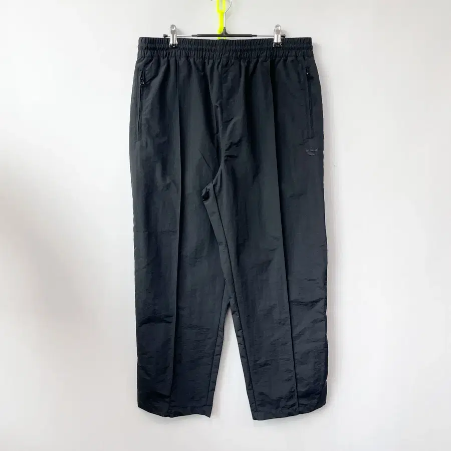 아디다스 2022 남성바람막이바지 XL