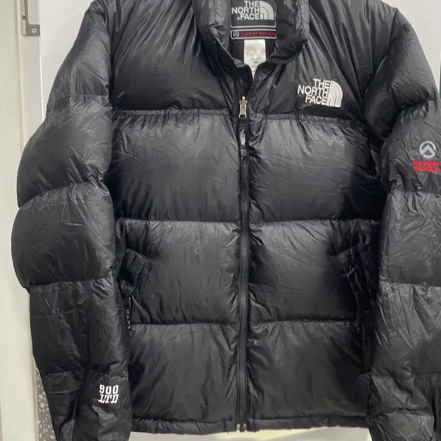 한정판!!!! 노스페이스 900ltd 써밋 숏패딩 판매합니다!