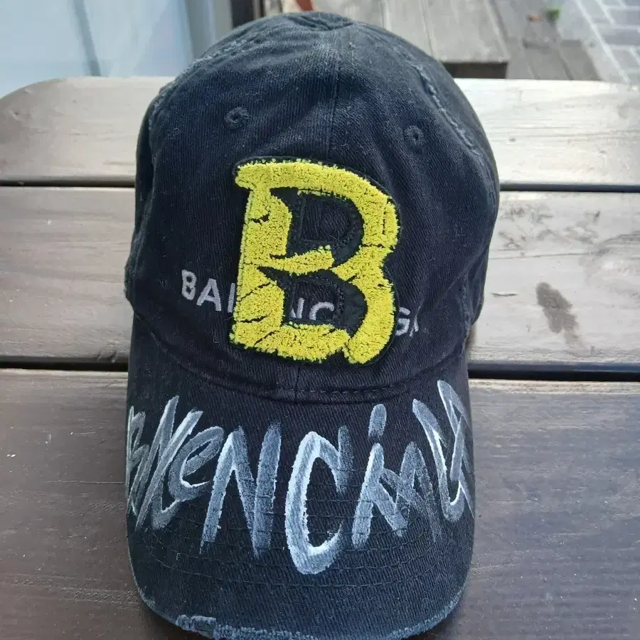 발렌시아가 볼캡 블랙 옐로우 B 로고 한정판