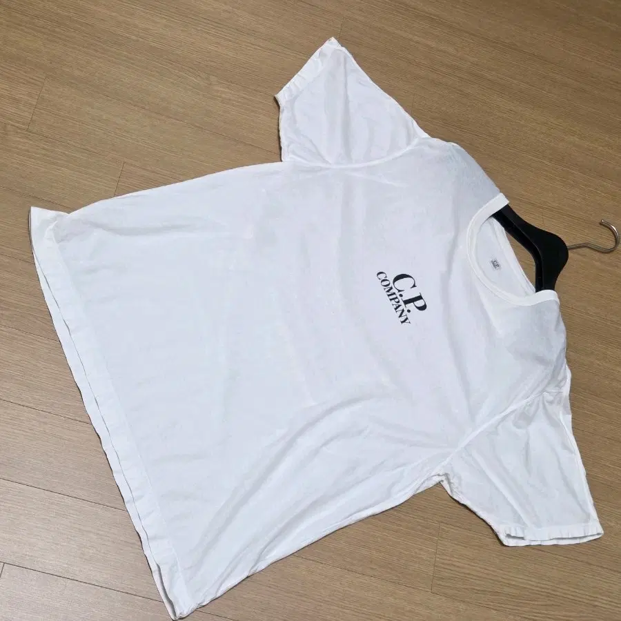 CP 컴퍼니 반팔티 화이트 L