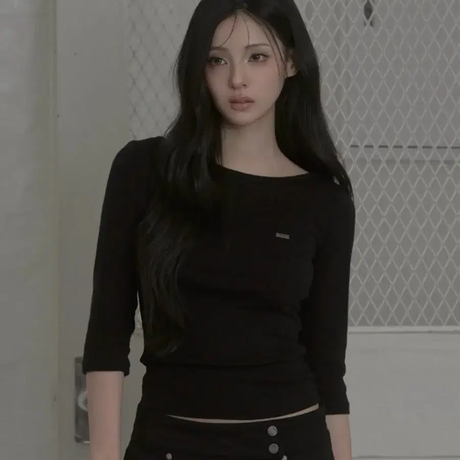 카키포인트 muted neck top