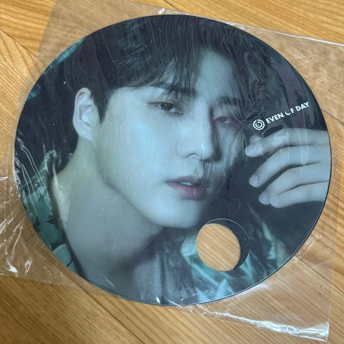 데이식스 이븐오브데이 라뚜미 초도 특전 부채