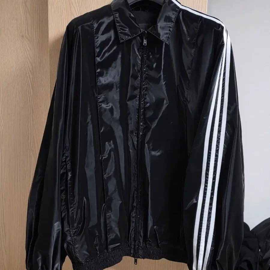 Y-3 윈드브레이커 트리플 블랙 L사이즈