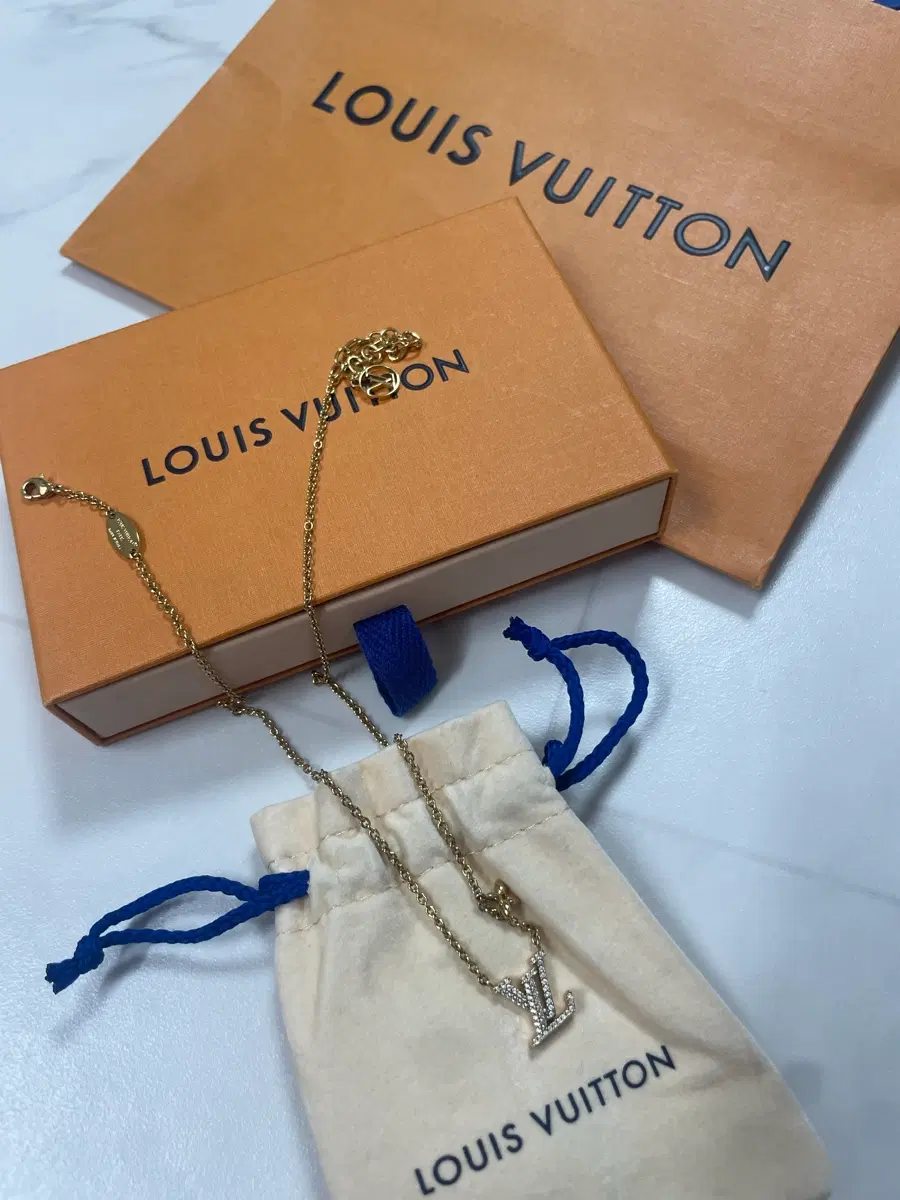 [새상품급] 루이비통 LV 아이코닉 목걸이