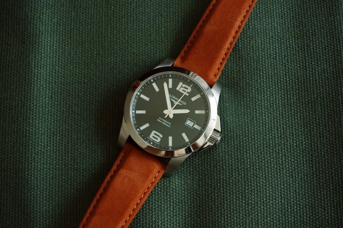 론진 콘퀘스트 오토매틱 41mm 검판