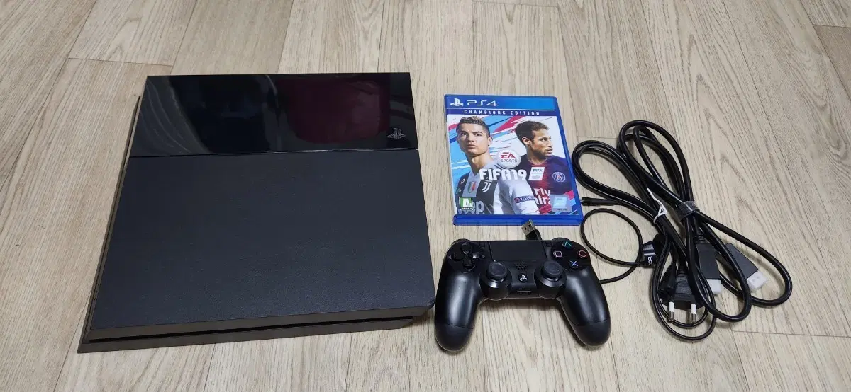 플레이스테이션4 FIFA19 챔피언스 에디션 포함