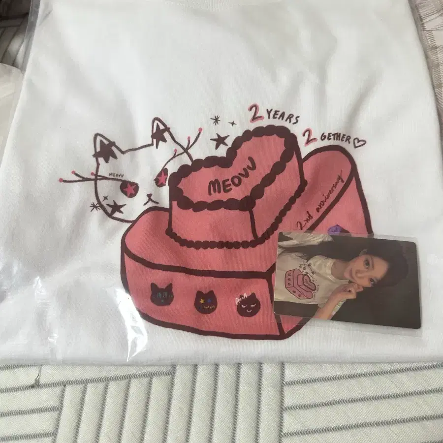 미야오 데뷔 2주년 티셔츠 나린