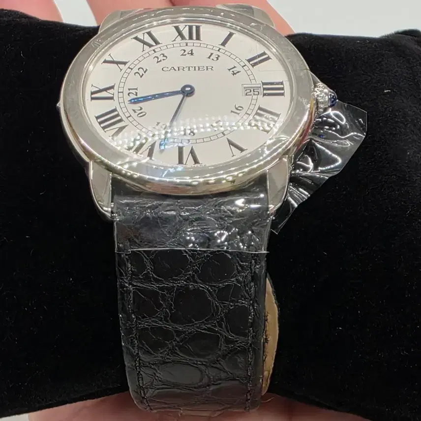 까르띠에 롱드 36Mm 시계 은색 검정 악어 가죽 스트랩 사진 5