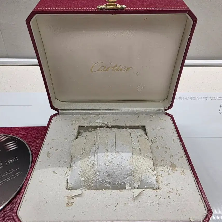 까르띠에 롱드 36Mm 시계 은색 검정 악어 가죽 스트랩 사진 7
