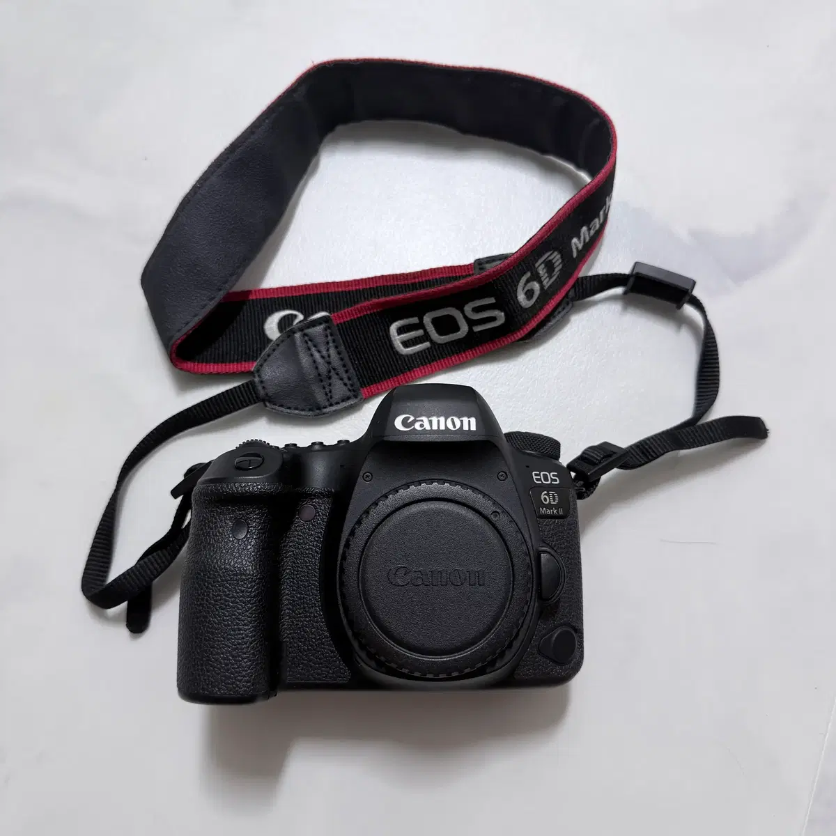 캐논 EOS 6D Mark 2 육두막 바디 + 정품 배터리, 충전기
