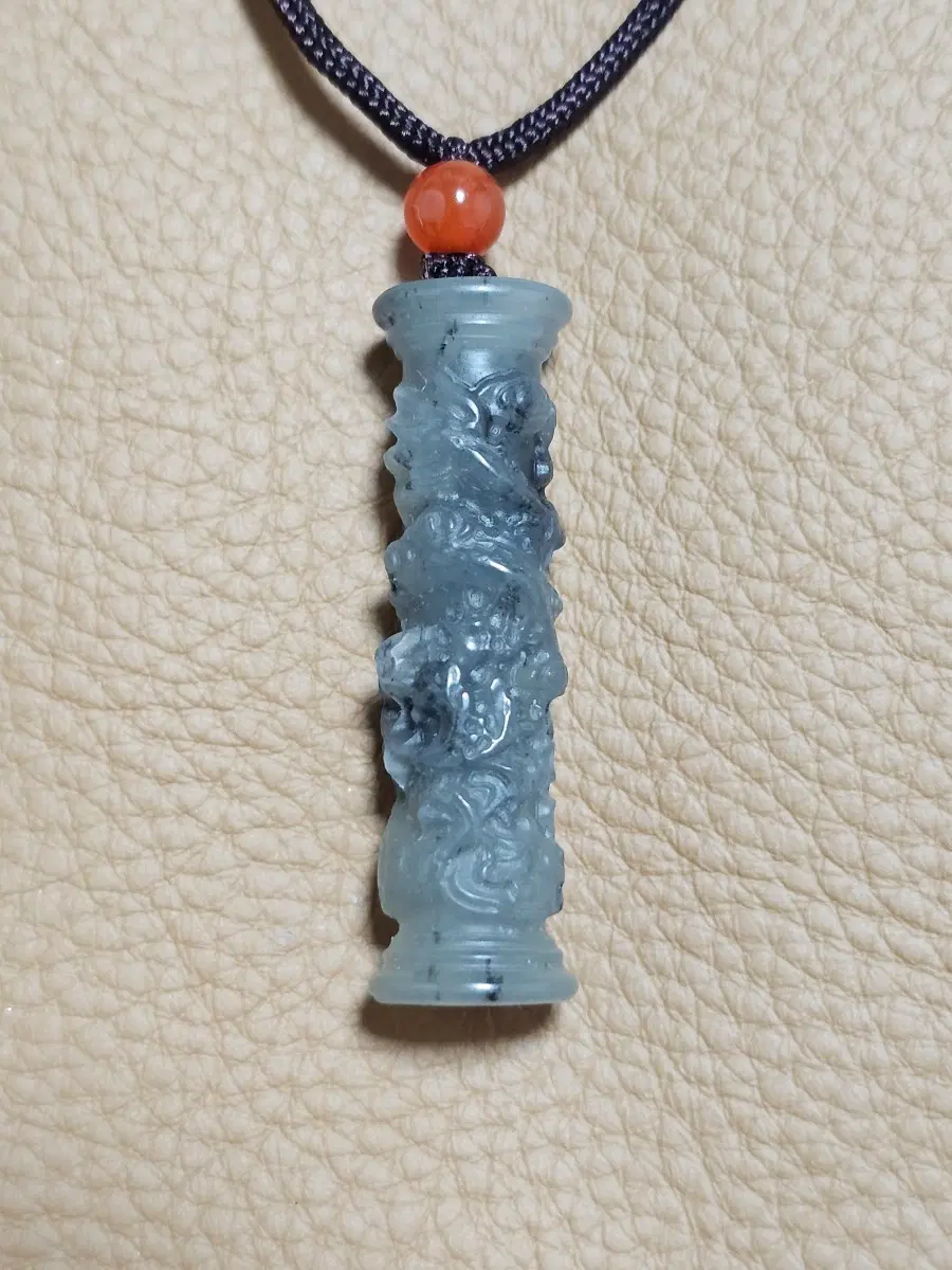 펜던트, 랴오닝 옥 용기둥 펜던트,