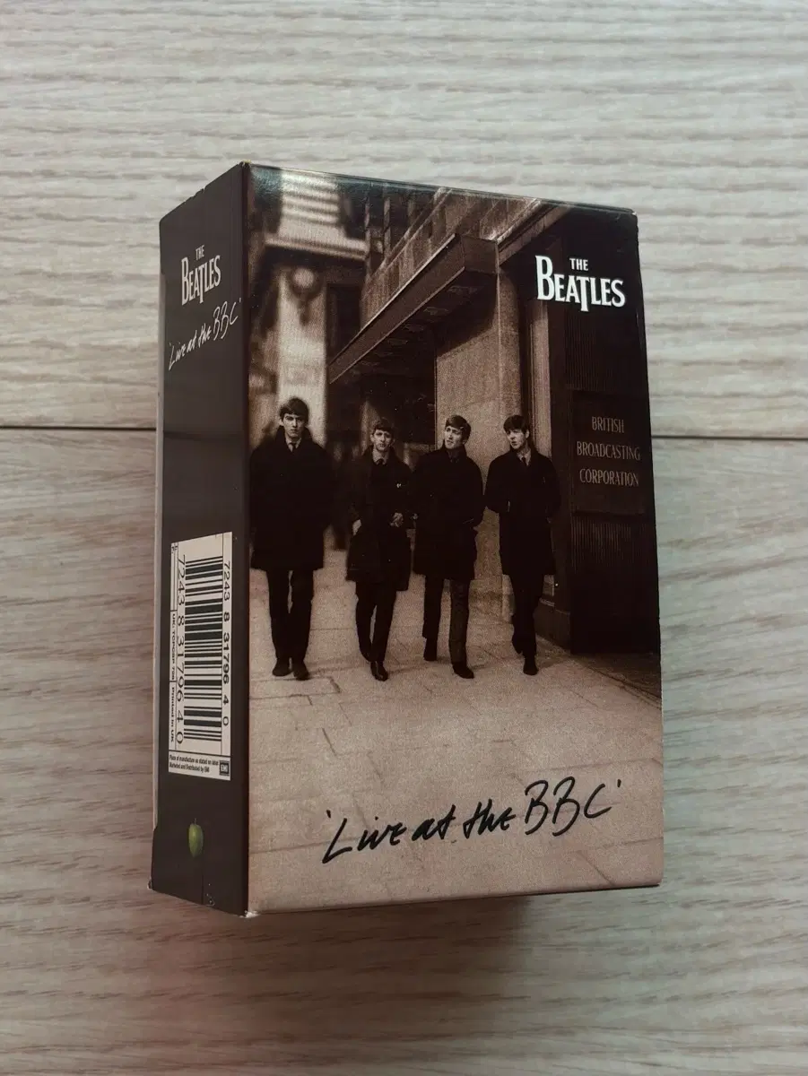 비틀즈 THE BEATLES Live at the BBC 라이브 앳 더 BBC 카세트 테이프 영국 초판 앨범 음반