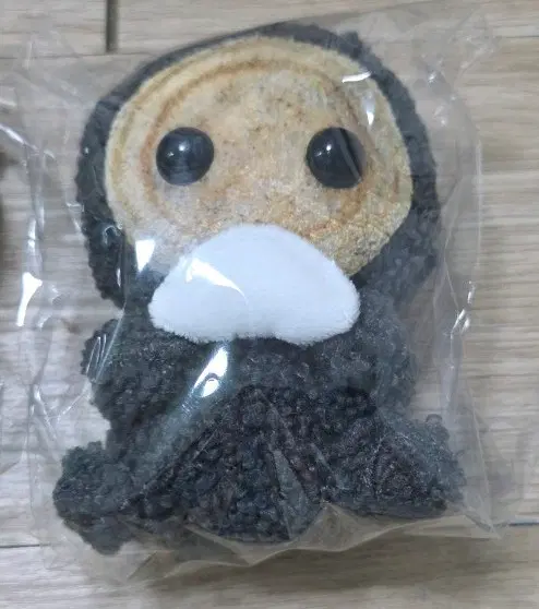 무신사 꺼먹살이 13cm 인형키링 냠냠 & 떡
