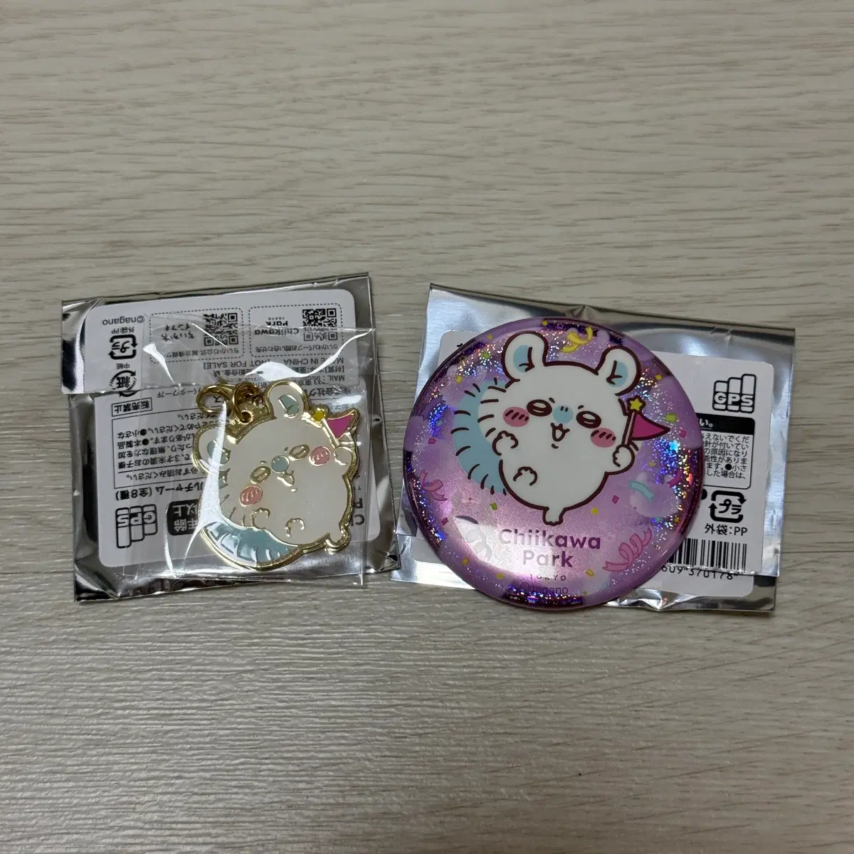 치이카와 파크 한정 모몽가 메탈참 캔뱃지 세트 판매