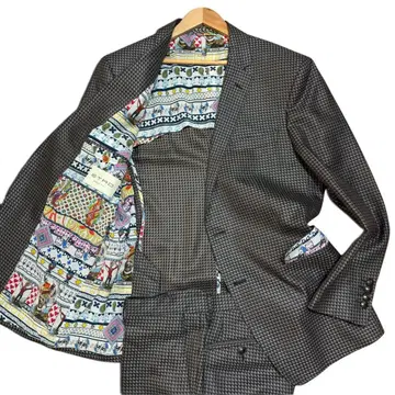 미사용급 새상품급 ETRO 현행 셋업 수트 실크 화려한 무늬 사이즈 54