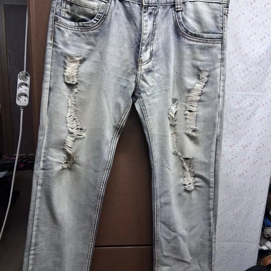 HERMES PARIS 데미지 워싱 청바지(32)