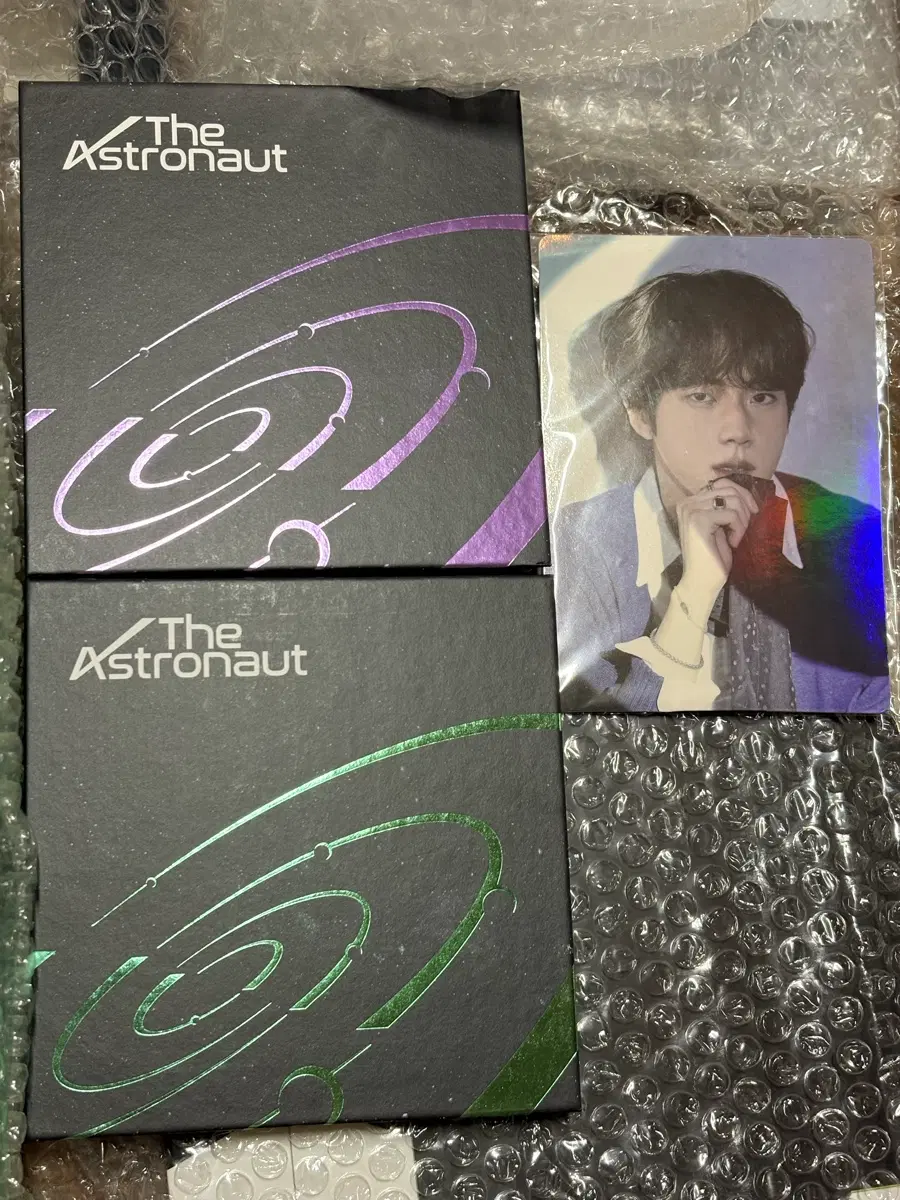 [BTS/방탄] 진 솔로 앨범 The Astronaut 디아스트로넛 2종 세트 (진 포카 포함)