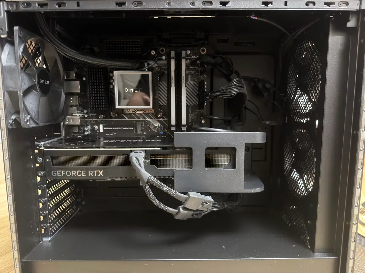 hp OMEN 데스크탑(보증3년남음) 7800x3d, 4070ti