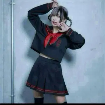 시이나 히카리 콜라보 세일러 셋업