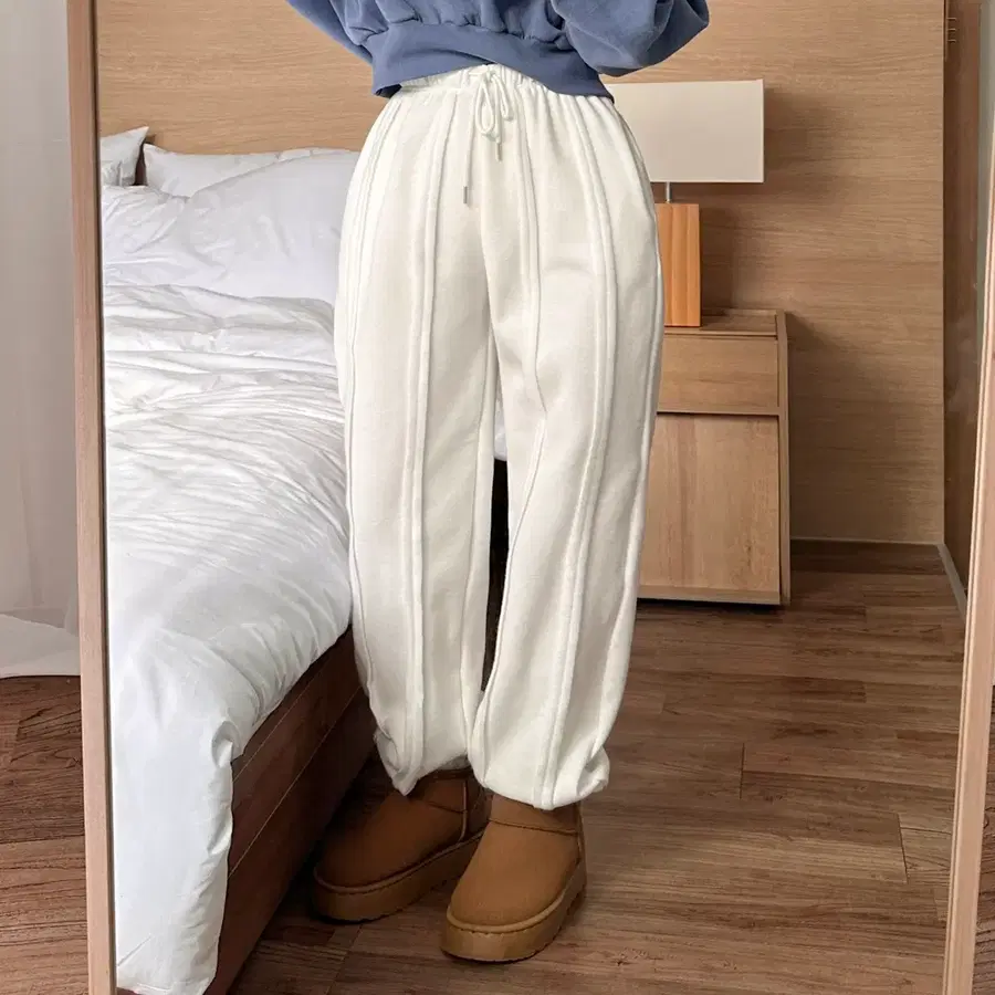 (새상품)홀리 데끼기모 조거추리닝 아이보리 에이블리 지그재그 성수 브랜디멜빌 자라 코스 무신사 29cm 테무 쉬인