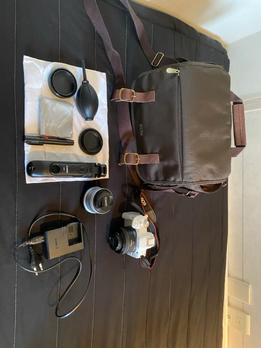 캐논 R50 번들렌즈 세트 + 무선삼각대 (단렌즈 별도 판매)