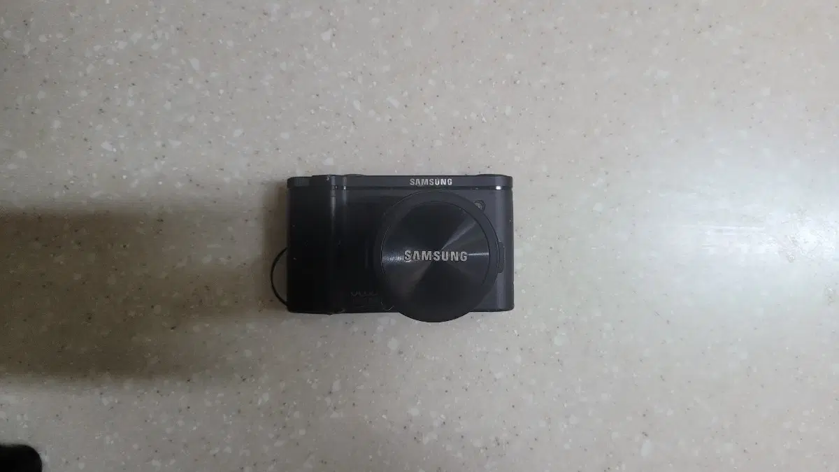 삼성 VLUU NV7 OPS 매트블랙 (720만 화소 CCD / 광학 7배 줌 / 스마트터치)