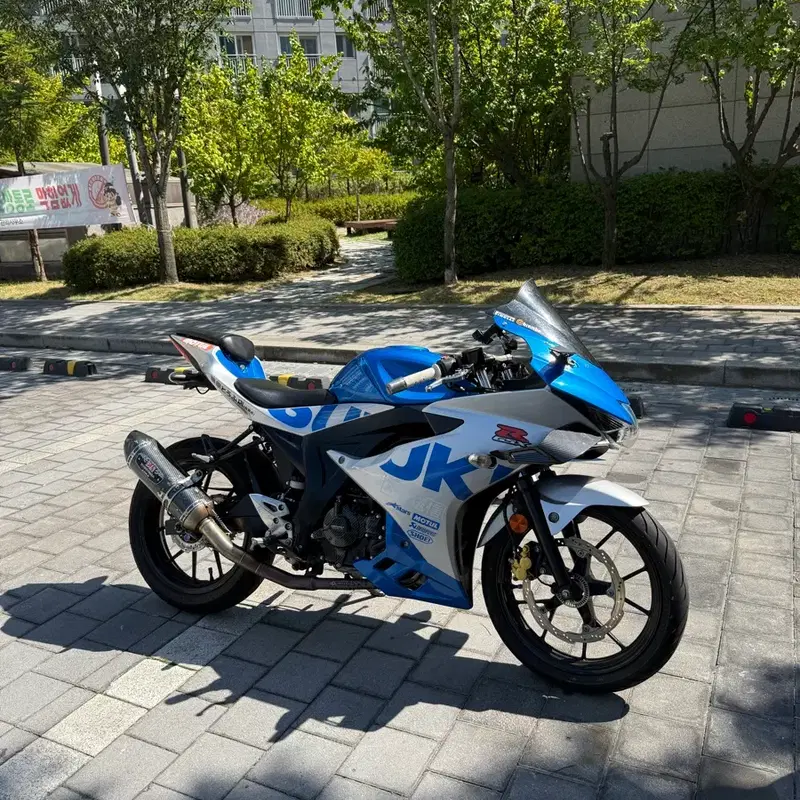 스즈키 gsxr-125 21년식 스페셜 카울 판매합니다