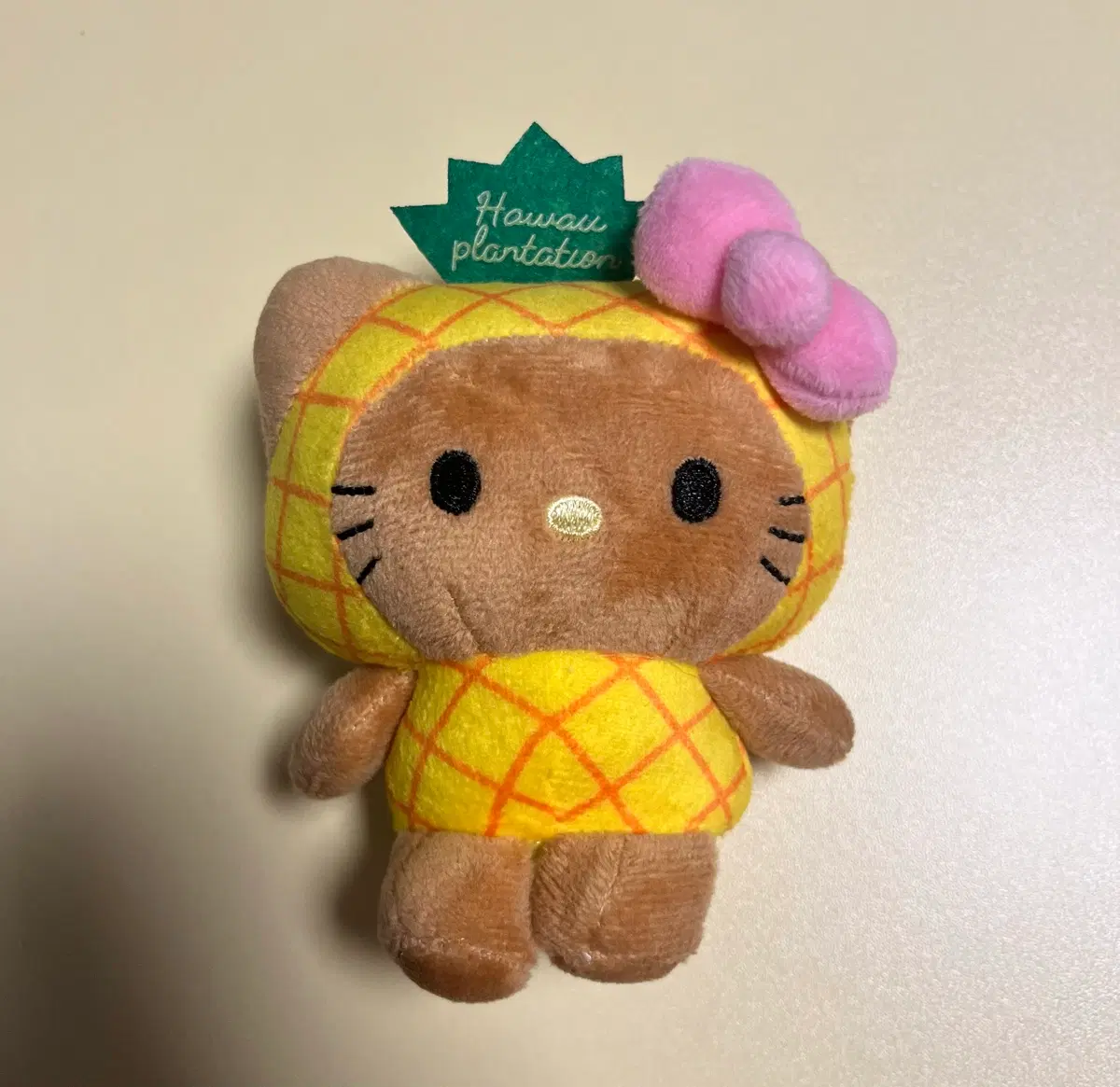 헬로키티 파인애플 인형 하와이 플랜테이션