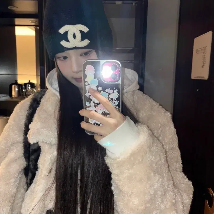 레터프롬문 방지민 시프네 더블 퍼 자켓 아이보리