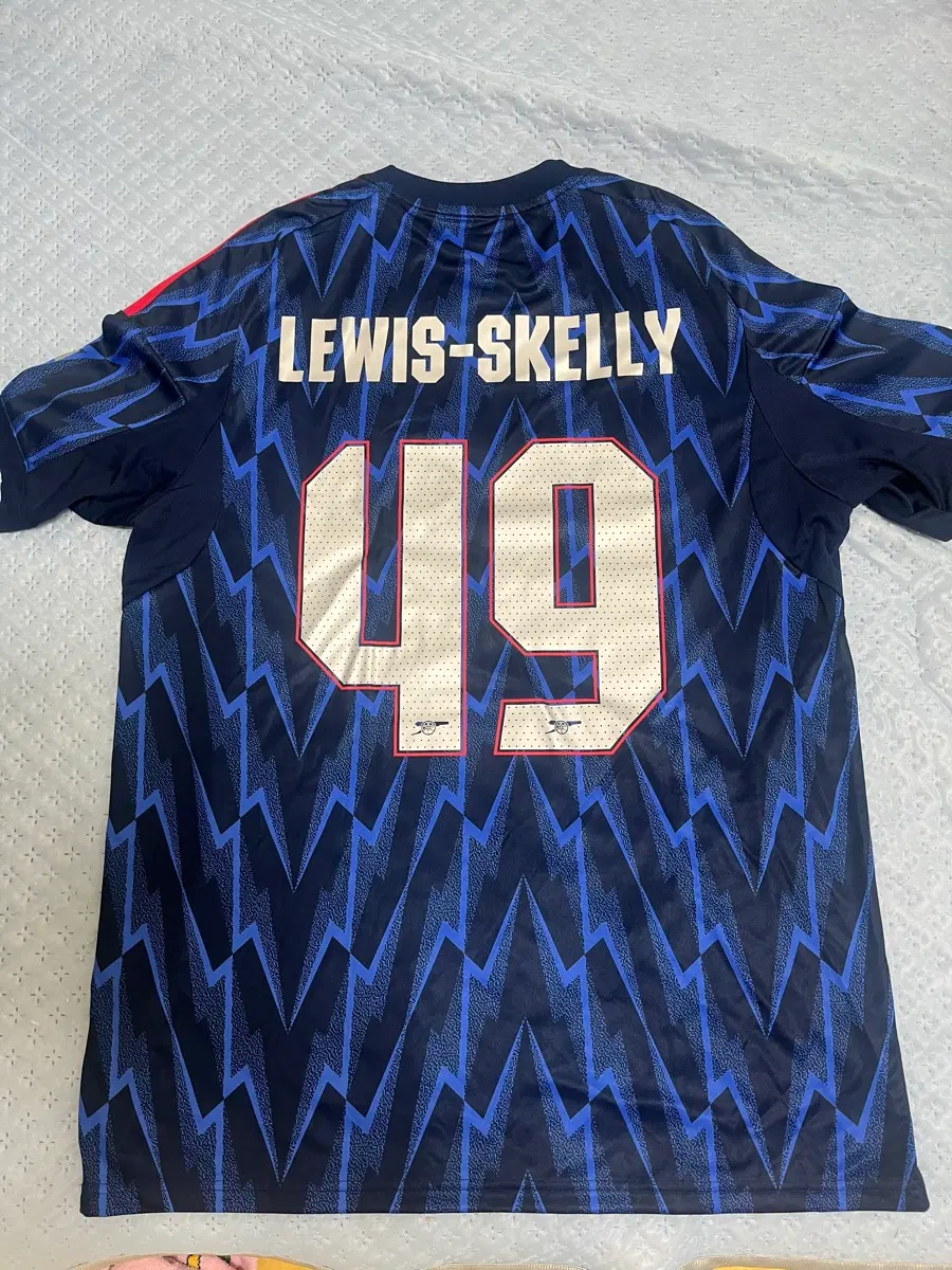 25-26 아스날  LEWI-SKELLY 유니폼