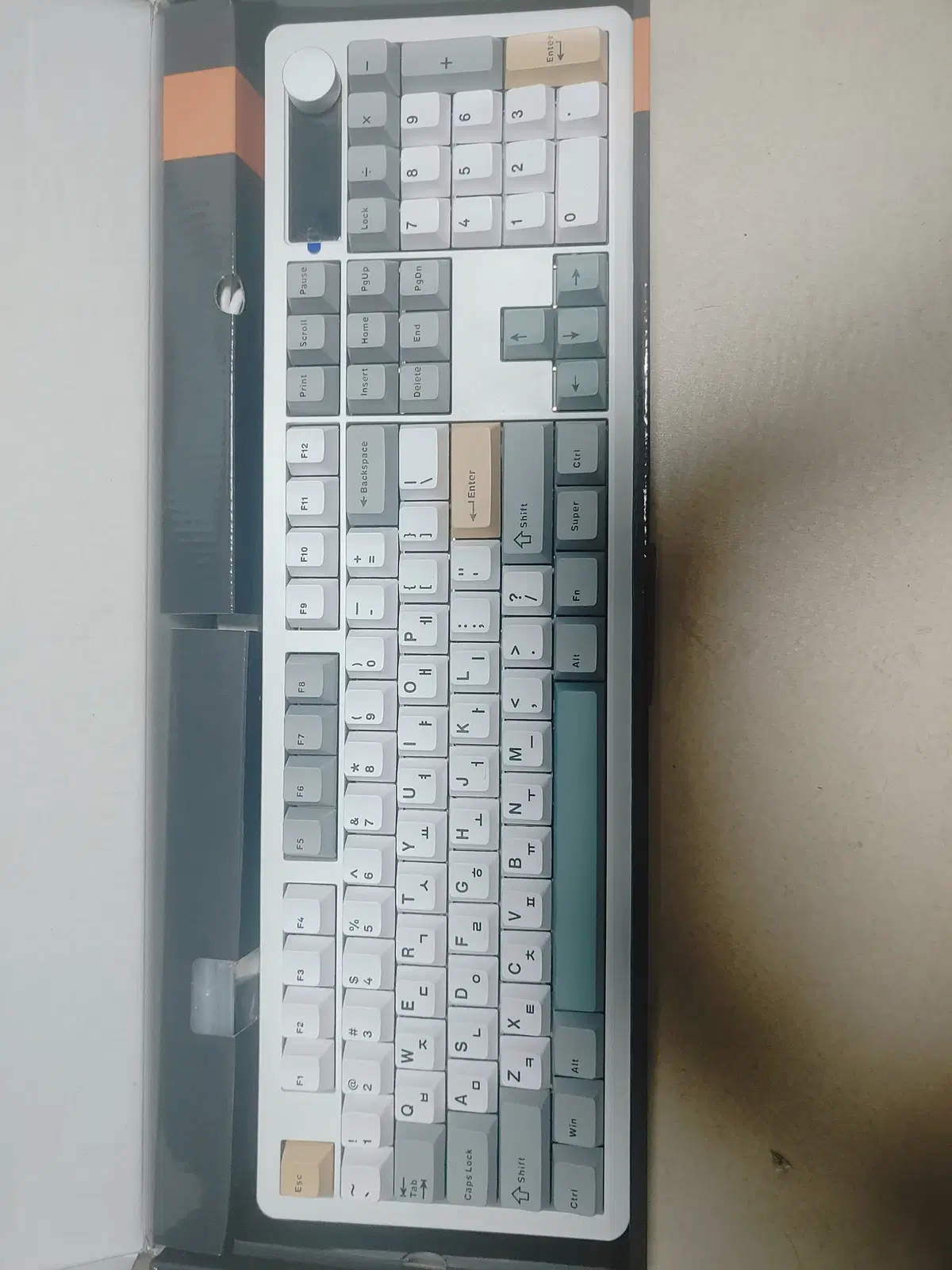 프리플로우 아콘 AK74 메카닉 경해축 기계식 키보드 팝니다.