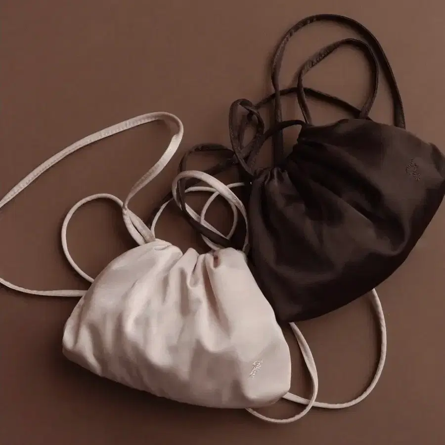 새상품) 포유어아이즈온리 포유온 소프트 쉘 백 Soft shell Bag