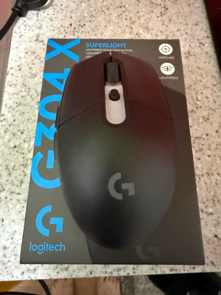 로지텍 G Pro 304x 슈퍼라이트 게이밍 마우스 무선 싸게 급처합니다!