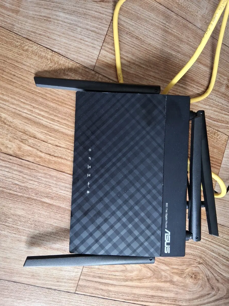ASUS RT-AC58U 듀얼밴드 기가비트 공유기입니다
