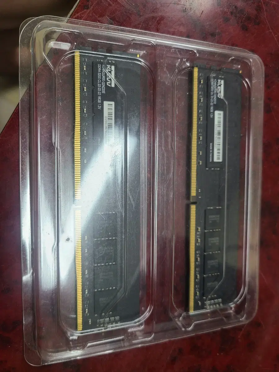 KLEVV DDR4-3200 CL22 16GB 2개 팝니다