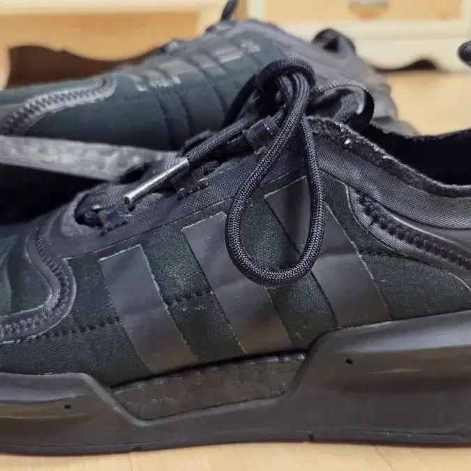 B급 아디다스 NMD_V3, GX9587, 265