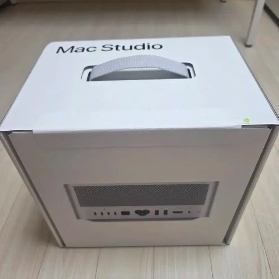 맥스튜디오 m5 max 풀칩 64GB 1TB 싸게 팔아요. 미개봉