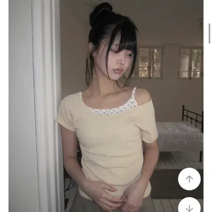 에이블리 원더원더 원오프숄더 반팔