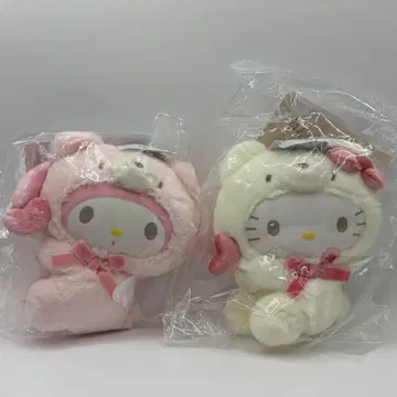 마이멜로디와 헬로키티 인형옷 마스코트 홀더 곰 키링 2개