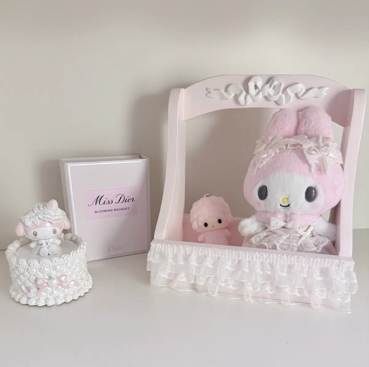 마이멜로디 레이디 리폼 마스코트, 빈티지 곰인형, 빈티지 플랜터, 바브드묘 보석함, 프레셔스 모먼트 조명 방꾸 소품
