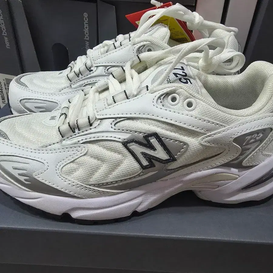 뉴발란스 ML725B 220사이즈 새상품
