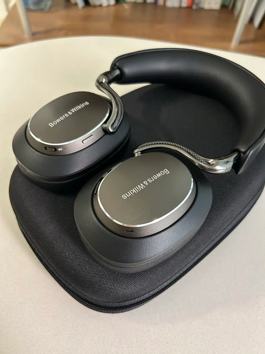 Bowers & Wilkins 헤드폰 PX8S2 (QCC 프로2 동글 포함)