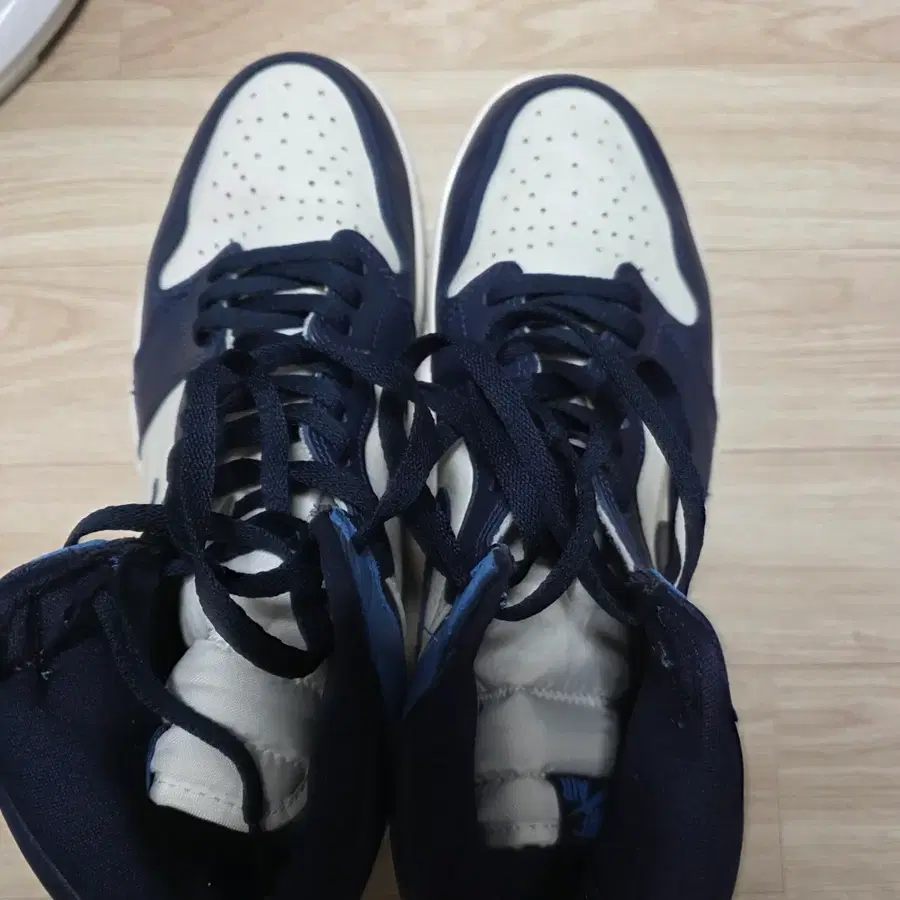 조던1 옵시디언 300