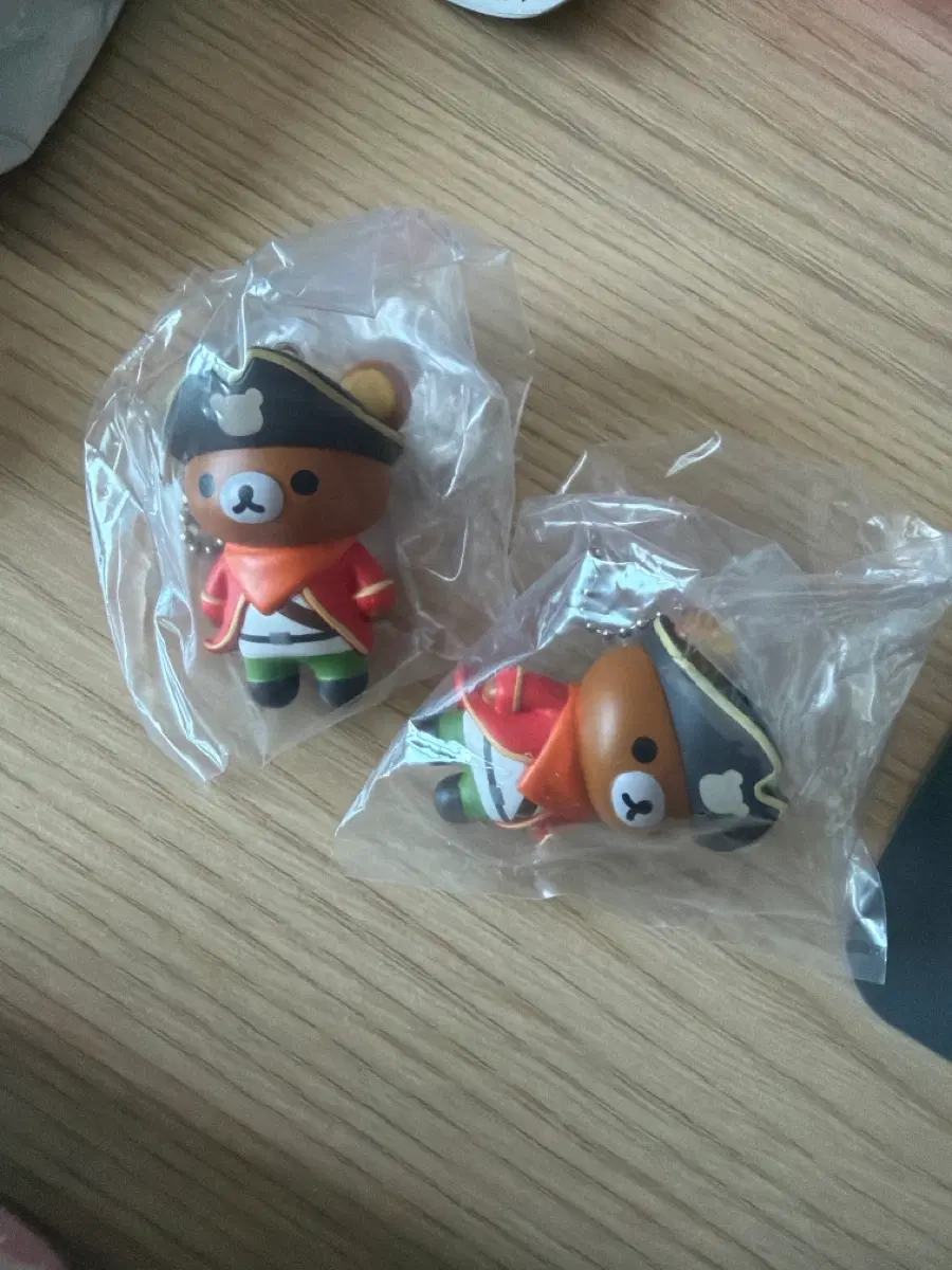 리락쿠마 해적 가챠 키링